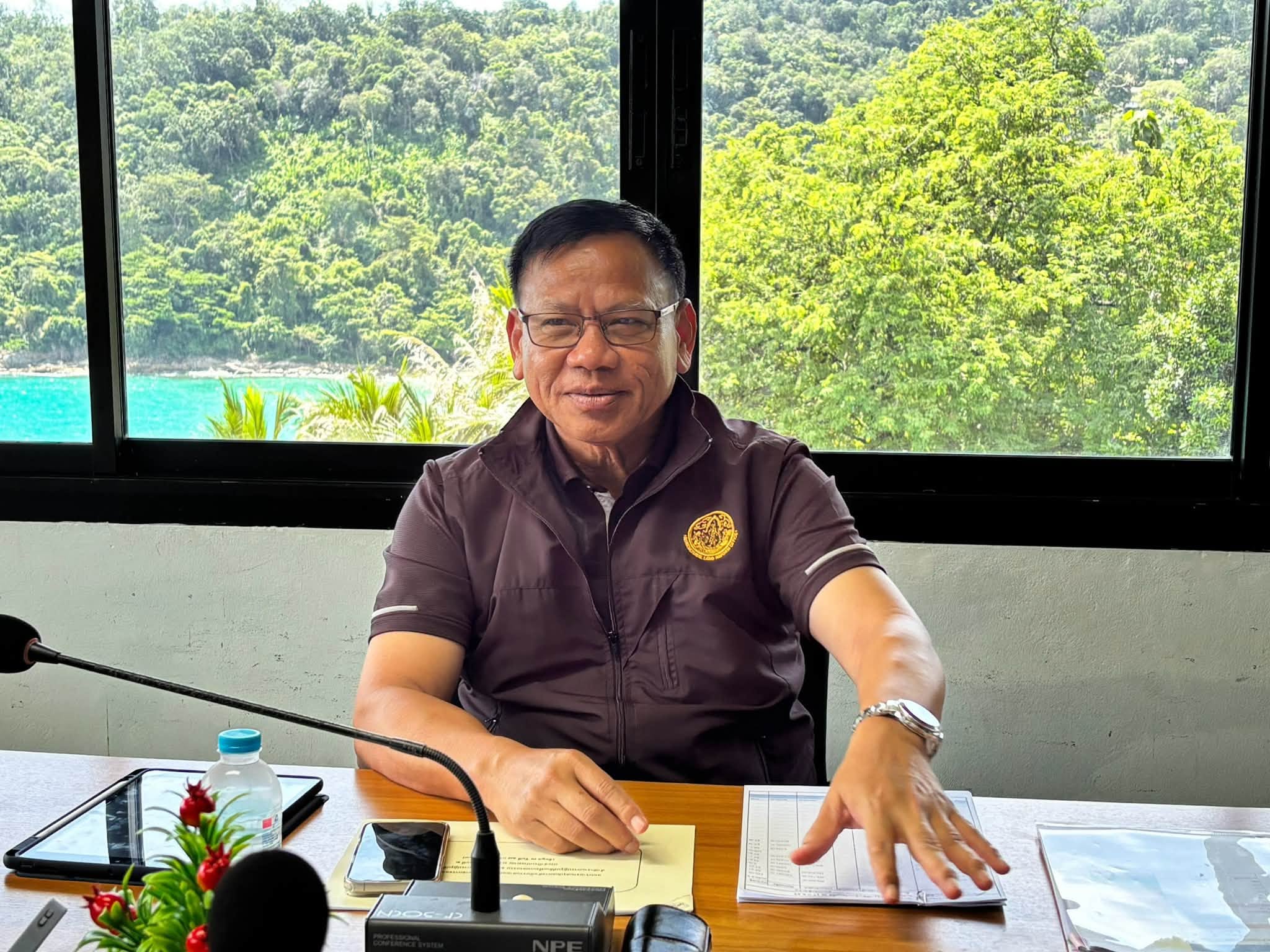 title - ผู้ตรวจราชการ ส.ป.ก. ร่วมประชุม ผู้ตรวจราชการกระทรวงเกษตรและสหกรณ์ เขตตรวจราชการที่ 6 ติดตามความก้าวหน้าผลการดำเนินงานตามแผนการตรวจราชการ จังหวัดภูเก็ต